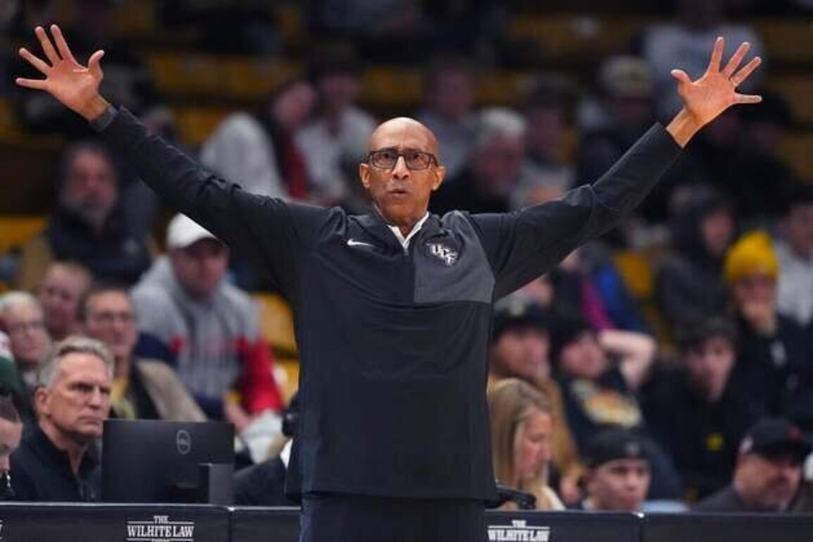 Upstart UCF gets another massive test vs. No. 8 Houston