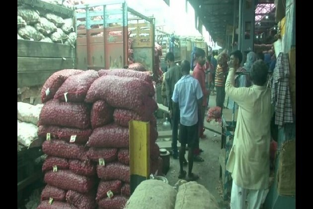 Monsoon fury: Onion prices surge in Delhi, Bihar