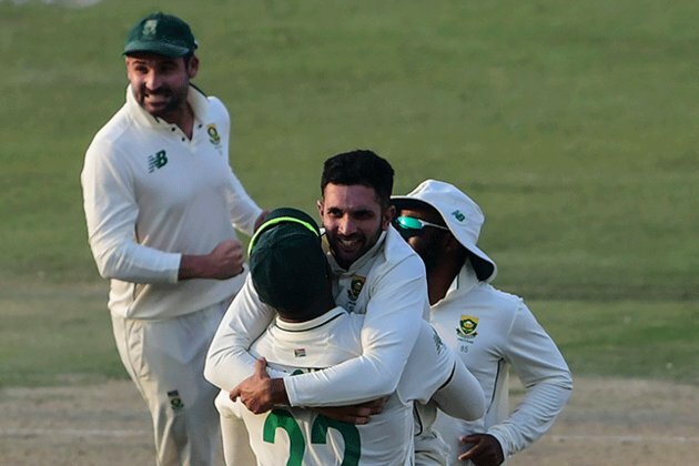 Dean Elgar admits Proteas are on top as they look for early strike