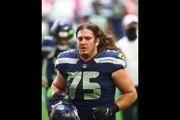 Seahawks 'strongly condemn' then cut OL Chad Wheeler
