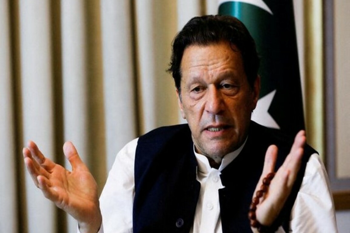 Pakistan: Imran Khan orders PTI members holding govt jobs to relinquish party positions
