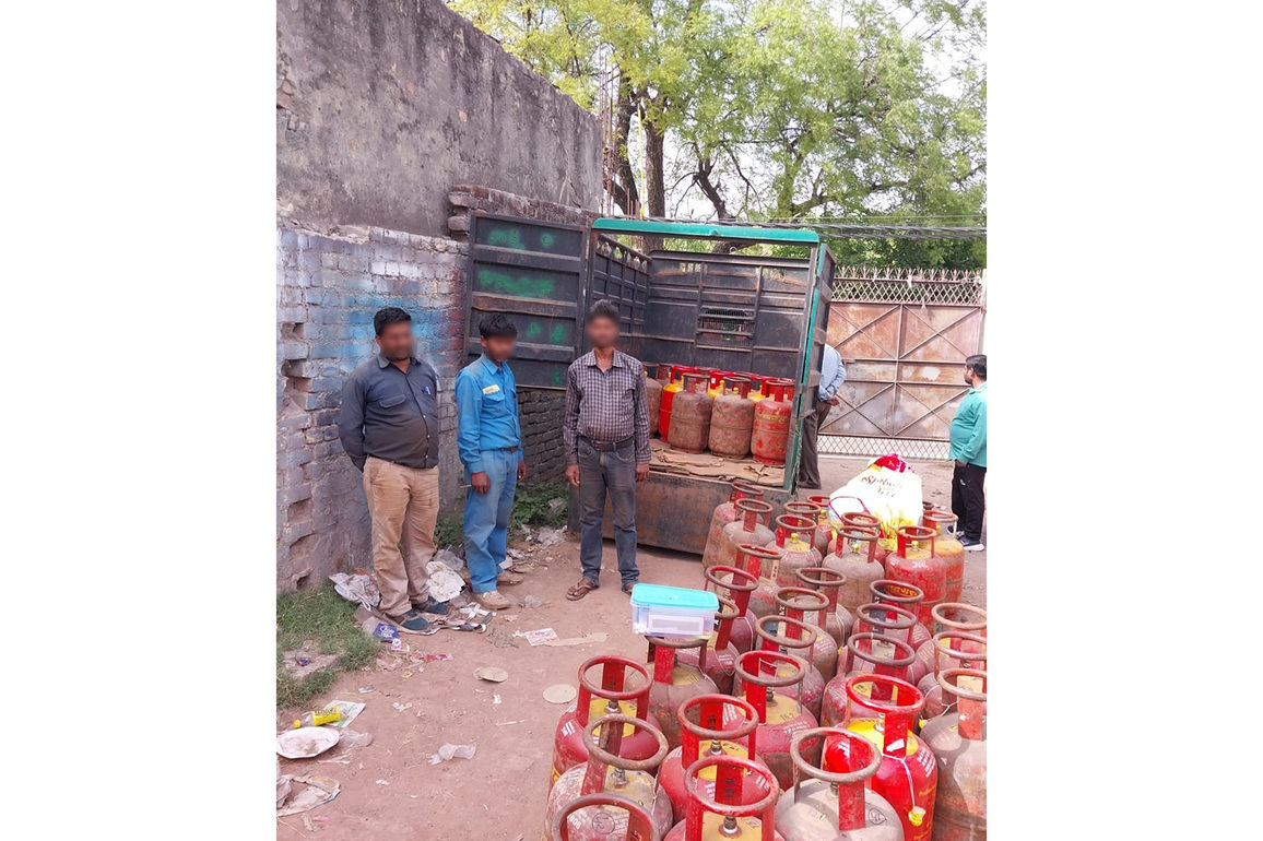 Three arrested as police bust alleged illegal LPG racket in Delhi, 45 Bharat Gas cylinders recovered