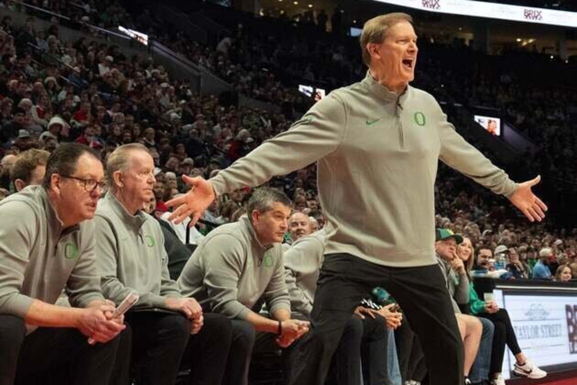 Scuffling Oregon hosts Omaha in non-conference finales for both