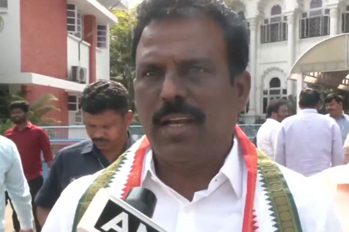 "Before polls BJP said there would be no hike in prices, but rates increased after polls": Congress' Madhusudan Reddy