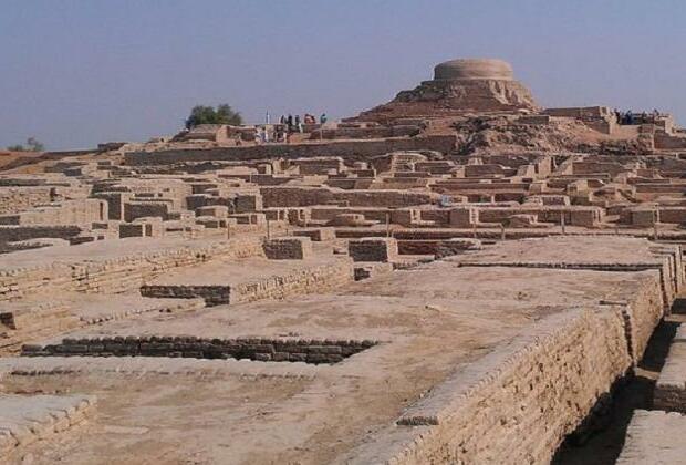 2500 BC Indus Valley Civilization ruined by floods in Pakistan