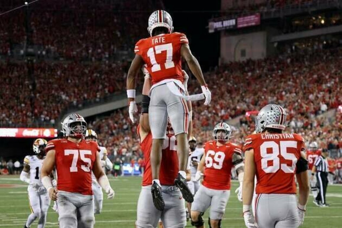 No. 1 Ohio State steamrolls Minnesota behind Julian Sayin's 3 TDs