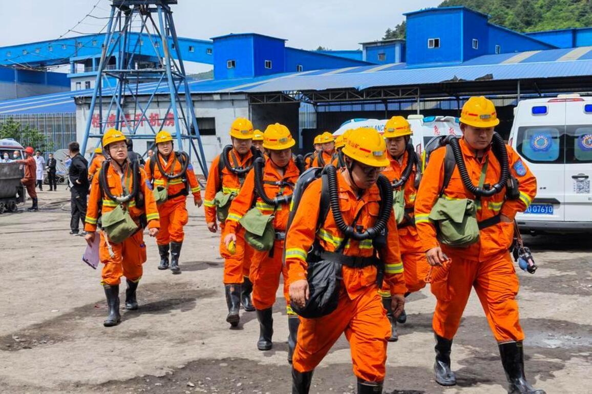 Update: Rescue ongoing after north China colliery blast leaves 82 dead, 2 missing
