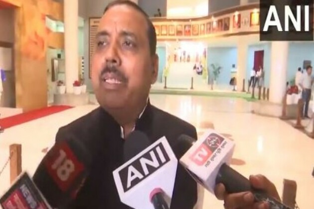 "This is not our party's ideology, her personal opinion,": Congress' Suresh Raje on Rekha Vinod Jain's Aurangzeb remark