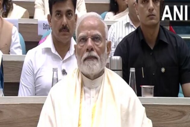 PM Modi recites 'Navkar Mahamantra' at Vigyan Bhawan, calls on citizens to chant Jain mantra