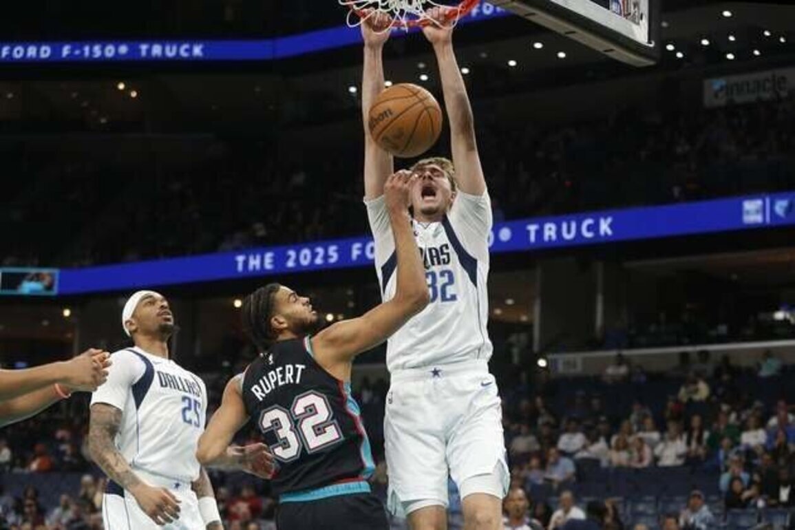 Mavericks squeak out victory over lowly Grizzlies