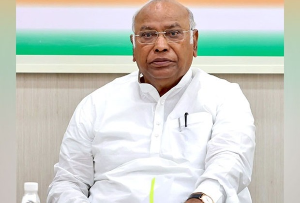 "Shutting stable door after horse has bolted": Kharge slams Manipur CM Biren Singh for "belated resignation"