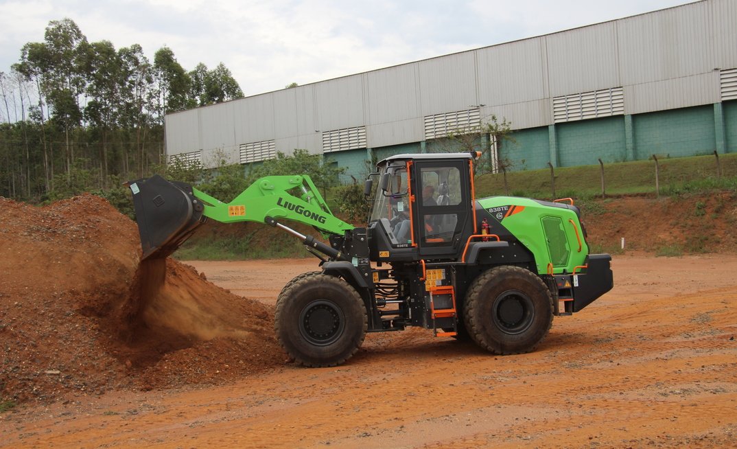 Pa-carregadeira eletrica 838TE