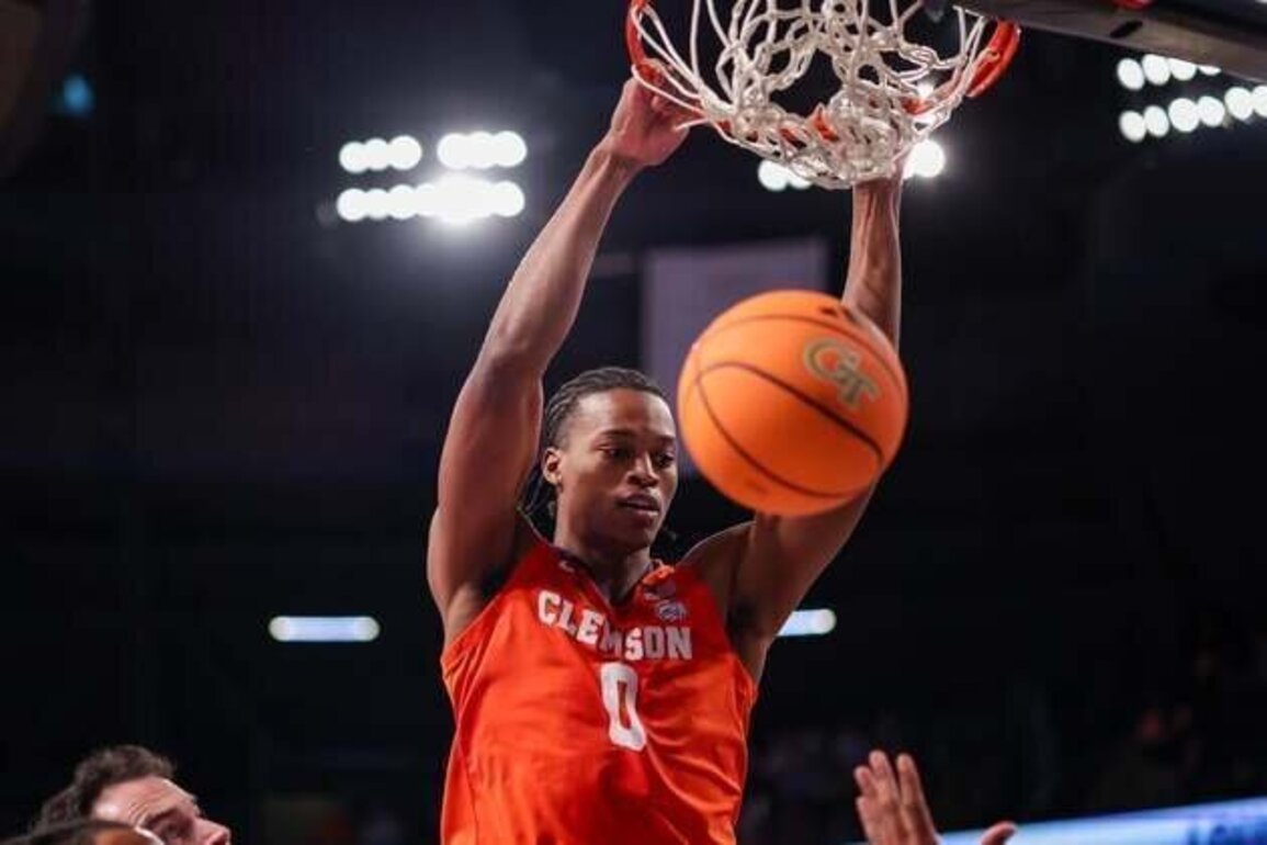 No. 18 Clemson bounces back with decisive win over Georgia Tech