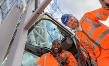  Major green milestone for HS2 as project announces first diesel-free construction site: HS2 minister Andrew Stephenson and SCS electric crane operator Leon Sobers