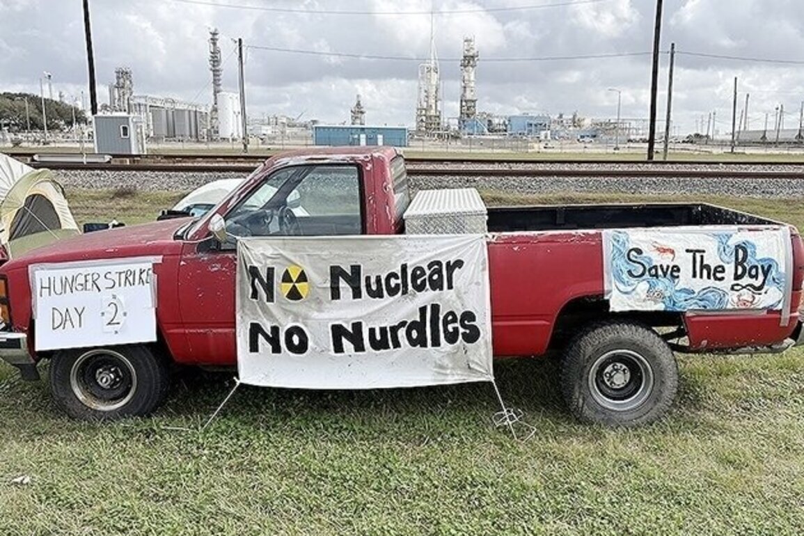 Texas woman goes on hunger strike to stop plastics pollution 