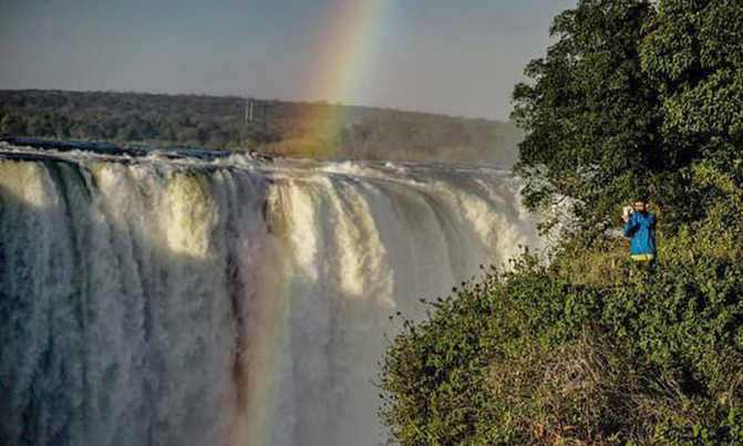 Zimbabwe edges back onto tourist map Zimbabwe edges back onto tourist map
