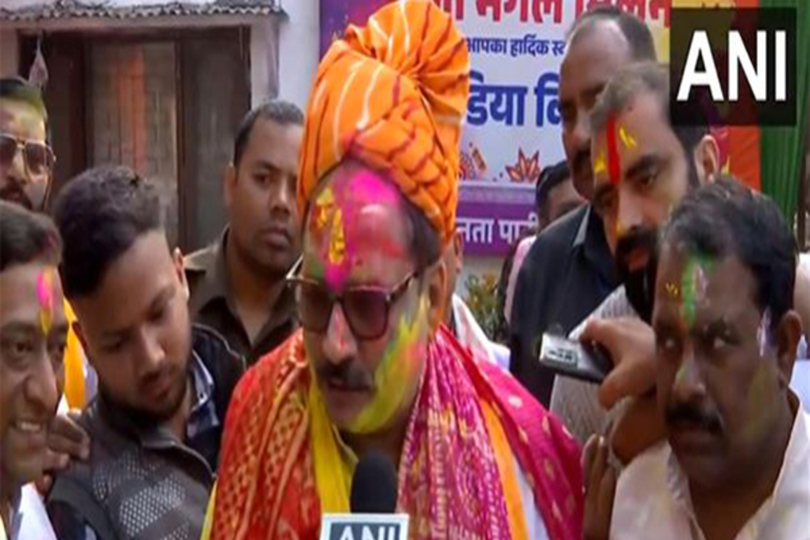 Delhi BJP Chief Virendraa Sachdeva celebrates Holi with party workers