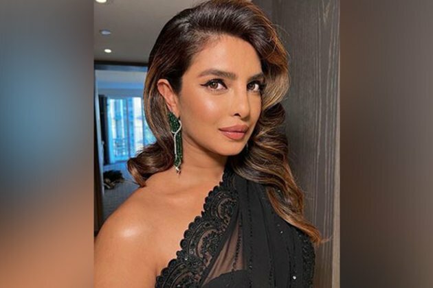 A look at Priyanka Chopra's glamorous 'closet selfie'