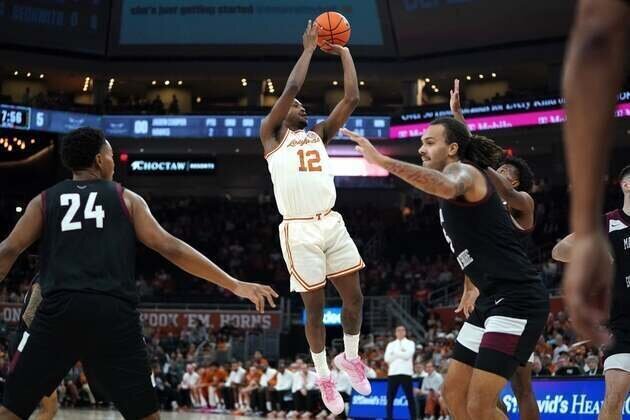 Matas Vokietaitis, Texas trounce Maryland Eastern Shore