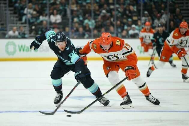 Joey Daccord shines as Kraken down Ducks for 1st-ever opening win