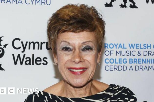 Singer Iris Williams who performed for Queen Elizabeth II dies