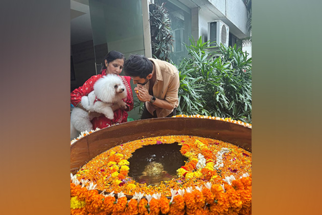Kartik Aaryan bids goodbye to Ganpati Bappa, shares pictures from Ganesh immersion procession at his home