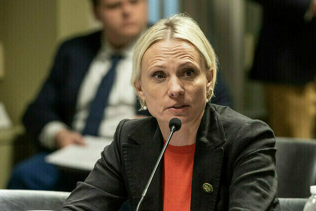 Kiev should give up territory  Ukrainian-born US lawmaker