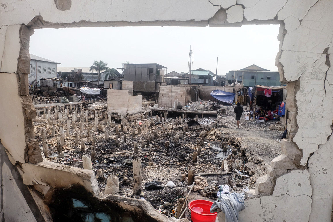 INDONESIA-JAKARTA-DENSE RESIDENTIAL AREA-FIRE-AFTERMATH