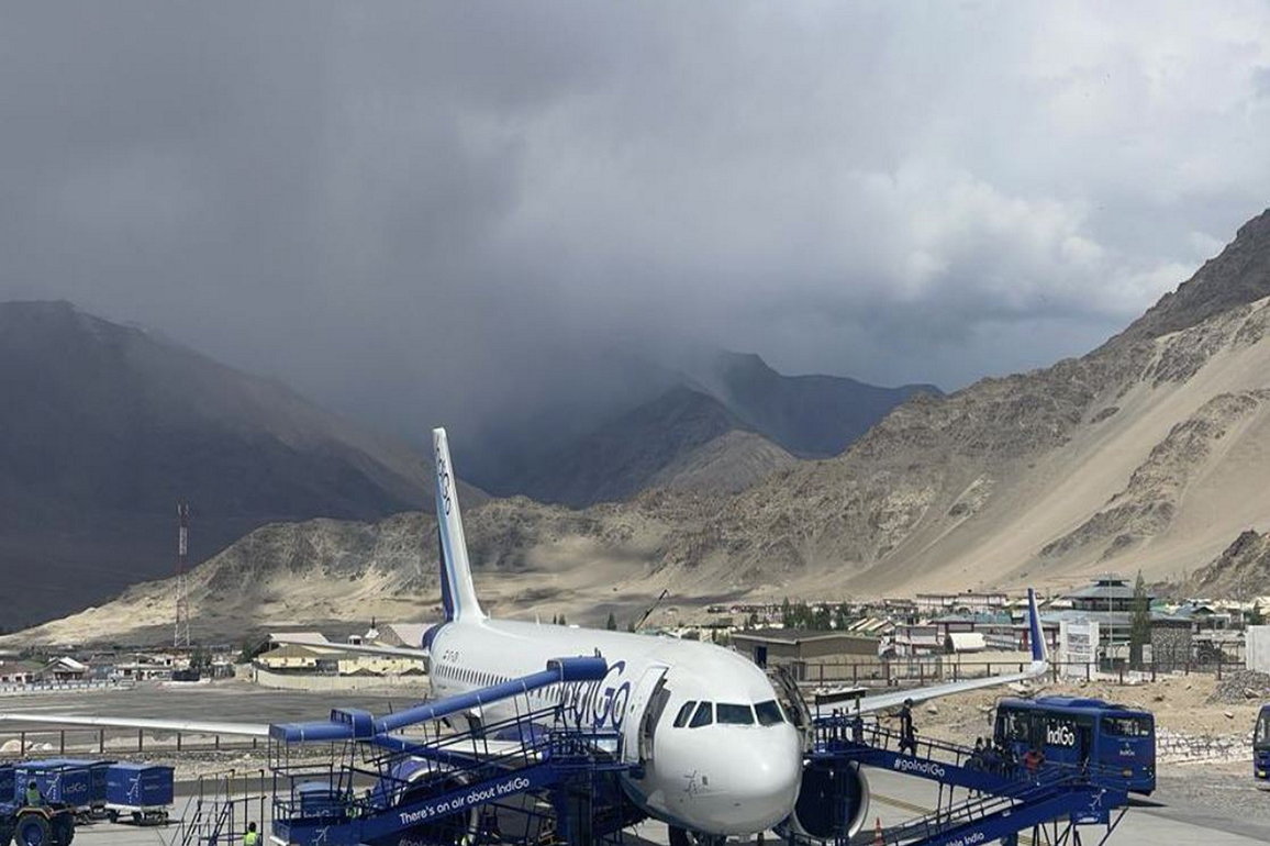 Flights to Leh temporarily halted due to heavy snowfall