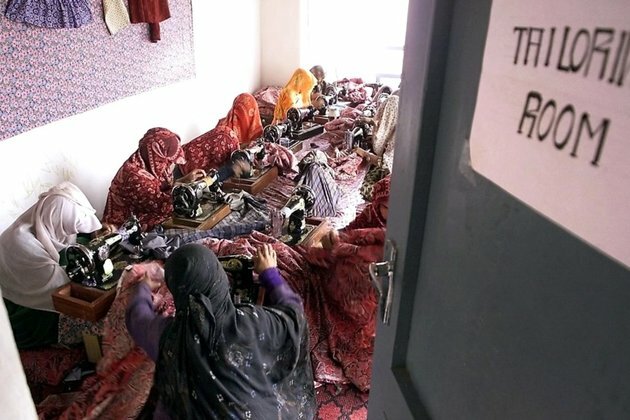 Humanitarians Await Taliban &#039;Guidelines&#039; on Women Aid Workers