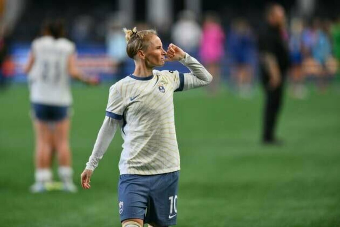 Jess Fishlock, Reign beat Louisville in completion of suspended match