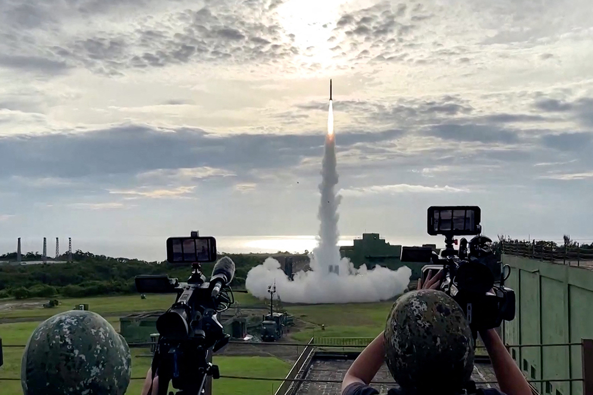Taiwan completes initial tests of Tien Kung IV missiles