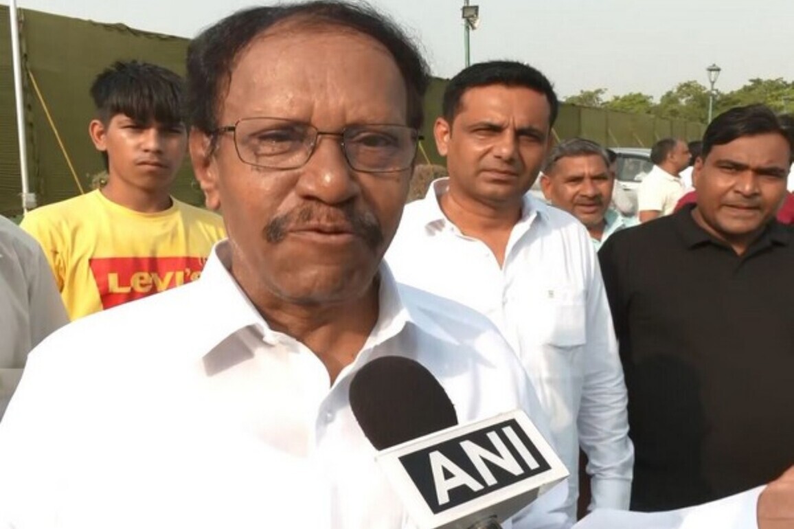 AIADMK nominates M Thambidurai for Rajya Sabha election