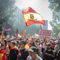 Demanding PM’s resignation, thousands take to the streets in Madrid 