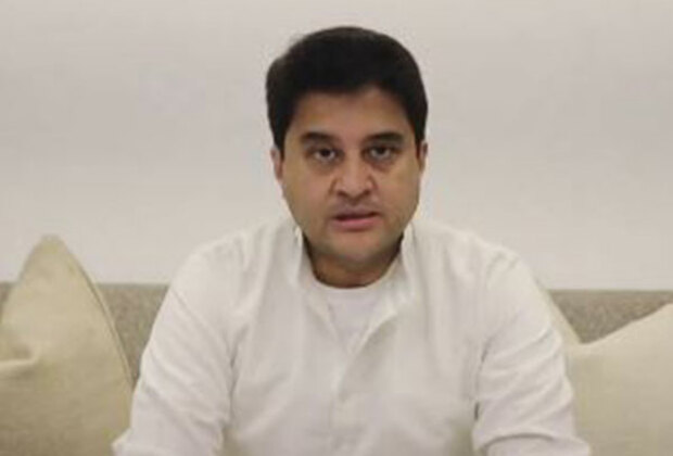 Union Minister Jyotiraditya Scindia instructs district administration and Kamala Raja Hospital management team for investigation on fire incident