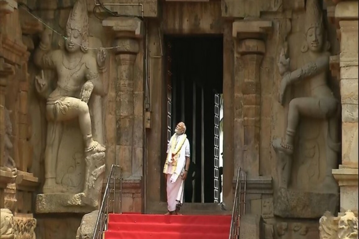 PM Modi offers prayers at Gangaikonda Cholapuram Temple