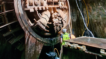 The Mixshield ELSA reaches the target shaft at the ElbX construction site