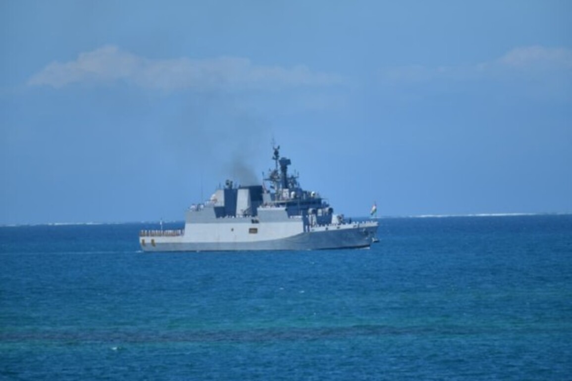 INS Kadmatt leads mobile fleet review at Papua New Guinea's 50th Independence Day