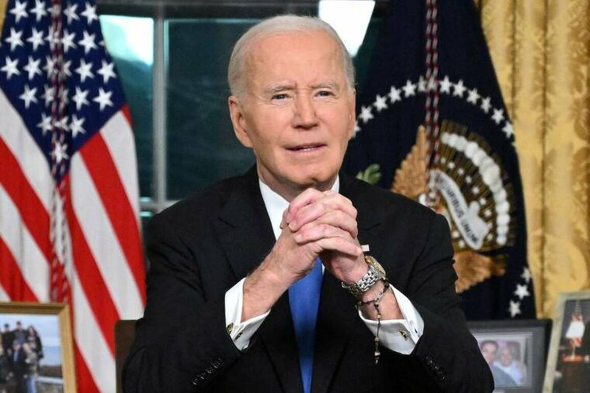 Bidens cancer diagnosis sparks questions about White House secrecy