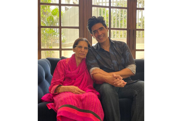Manish Malhotra's mother passes away, celebs visit desinger's home