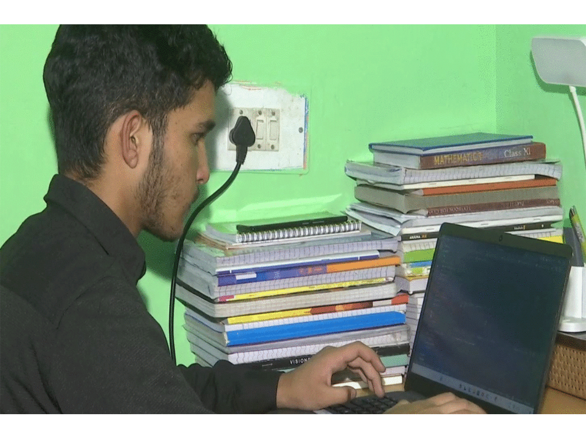 Class 11th Jammu and Kashmir student launches new education app called "Lagnever"