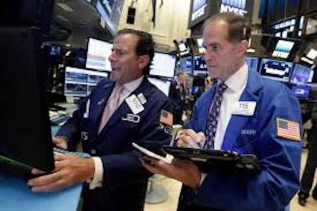 Wall Street ends mixed, Dow Jones drops 179 points