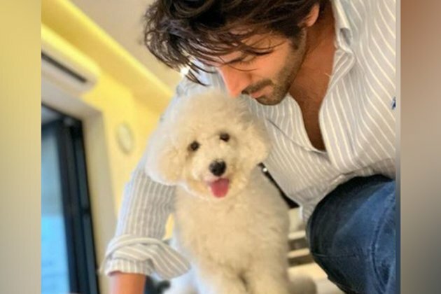 Kartik Aaryan shares cute birthday wish for his "happiness tokri Katori"