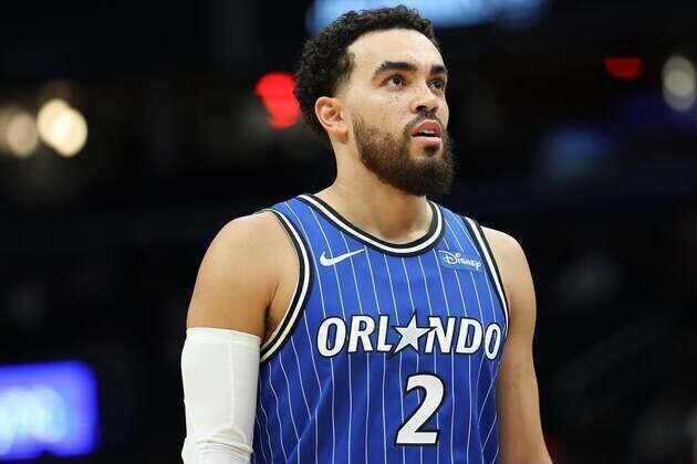 Hornets trade veteran G Tyus Jones to Mavericks