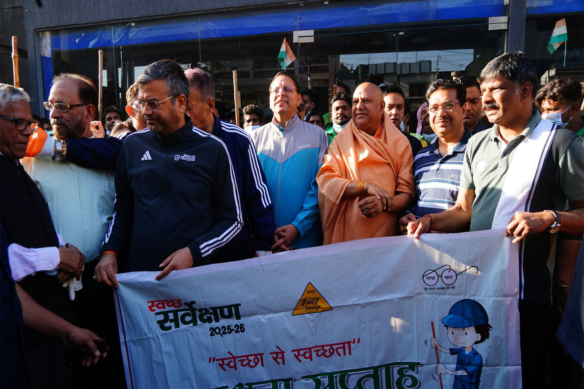 Uttarakhand CM Dhami participates in 'Voluntary Cleanliness' program in Dehradun
