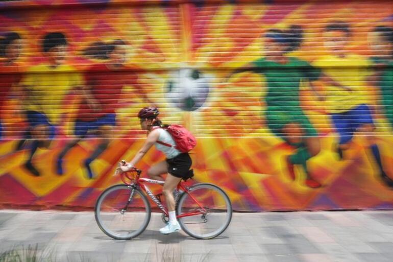 Feature: Mexico City races through World Cup's "last mile"