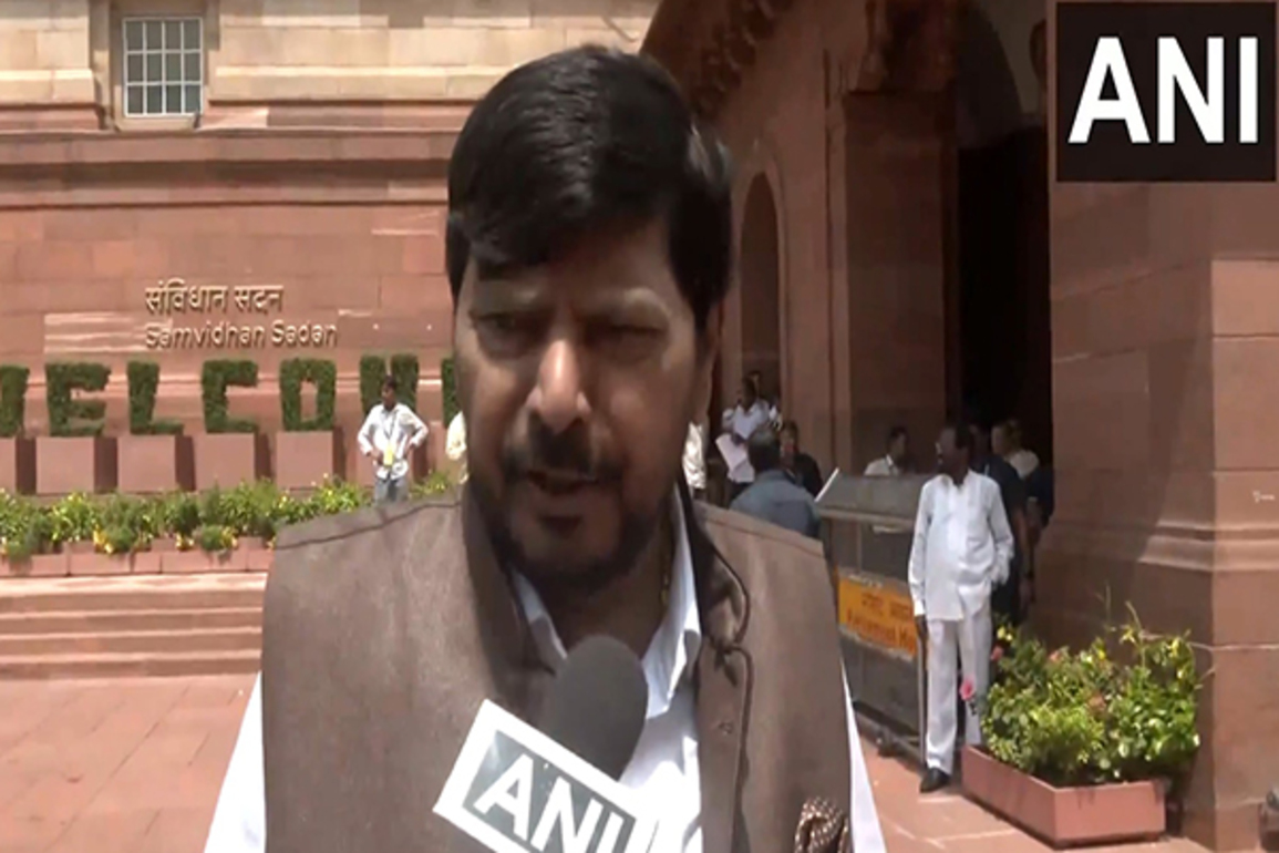 If they are talking about boycotting elections, they are conceding defeat: Ramdas Athawale on Tejashwi Yadav's warning