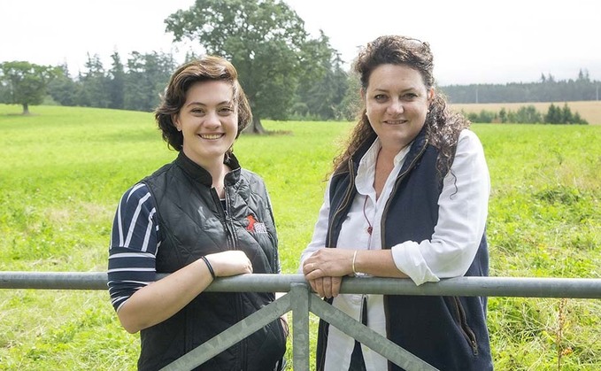 Backbone of Britain: Online 'Ladies Who Lamb' group gaining momentum