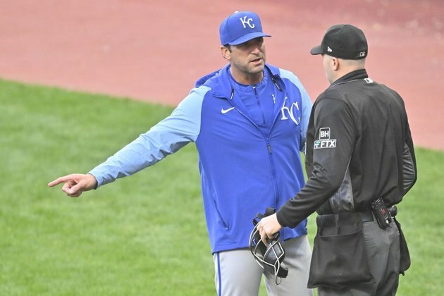 Royals fire manager Mike Matheny, pitching coach Cal Eldred