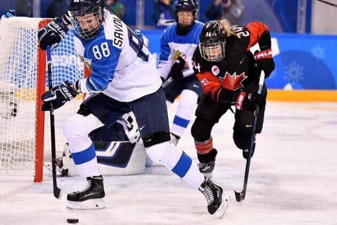 Charge extend deals with F Gabbie Hughes, D Ronja Savolainen